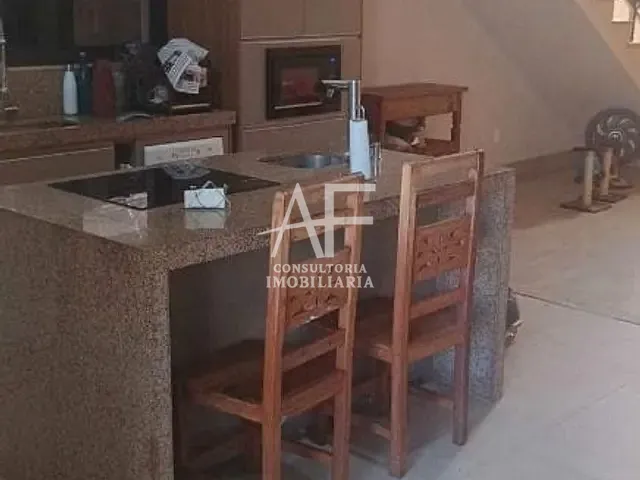 Sobrado com 306m² 3 quartos e 3 banheiros, à venda, no bairro Vila Nossa Senhora Auxiliadora em Tremembé