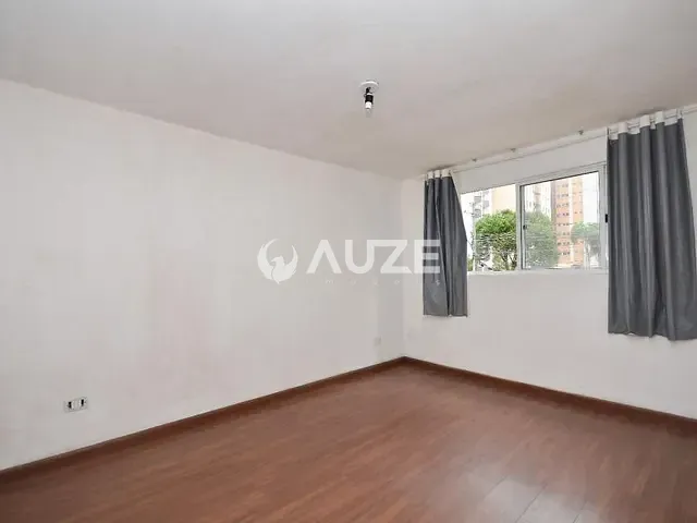 Sobrado com 117m² 3 quartos e 3 banheiros, à venda, no bairro Cristo Rei em Curitiba
