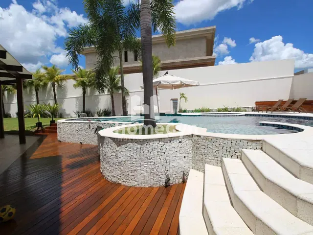 Sobrado com 1400m² 5 quartos e 5 banheiros, para alugar, no bairro Residencial Alphaville Flamboyant em Goiânia