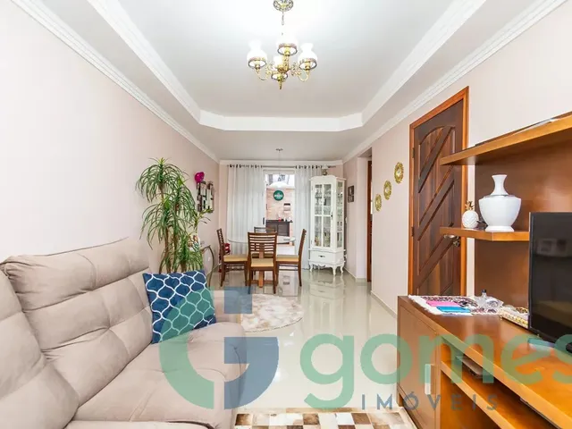 Casa 3 quartos e 3 banheiros, à venda, no bairro Lindóia em Curitiba