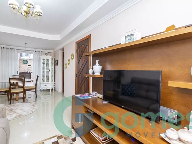 Casa 3 quartos e 3 banheiros, à venda, no bairro Lindóia em Curitiba
