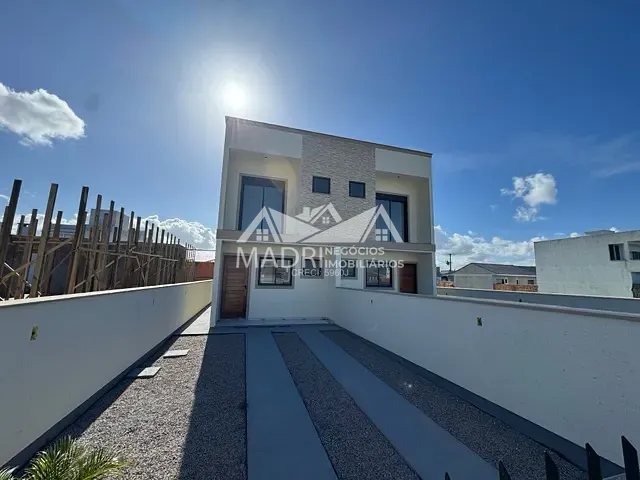 Sobrado com 125m² 2 quartos e 3 banheiros, à venda, no bairro Guarda do Cubatão em Palhoça