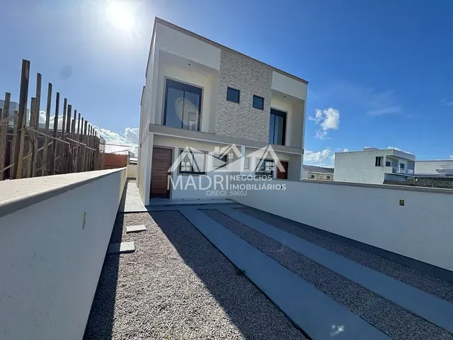Sobrado com 125m² 2 quartos e 3 banheiros, à venda, no bairro Guarda do Cubatão em Palhoça
