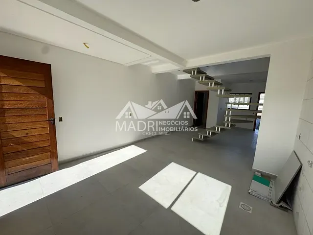 Sobrado com 125m² 2 quartos e 3 banheiros, à venda, no bairro Guarda do Cubatão em Palhoça