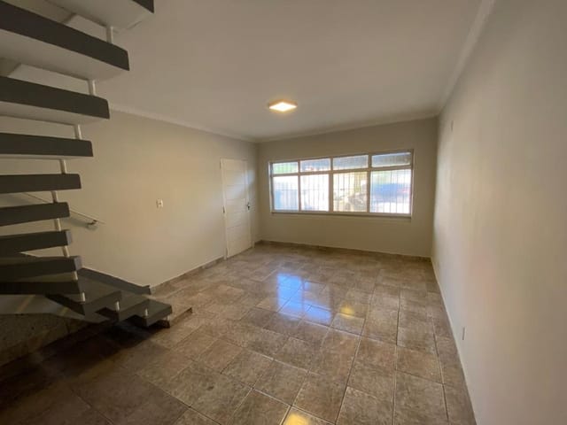 Sobrado com 139m² 3 quartos e 2 banheiros, à venda, no bairro Vila Campesina em Osasco