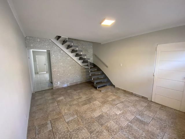 Sobrado com 139m² 3 quartos e 2 banheiros, à venda, no bairro Vila Campesina em Osasco