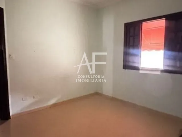 Sobrado com 250m², à venda, no bairro Esplanada Independência em Taubaté