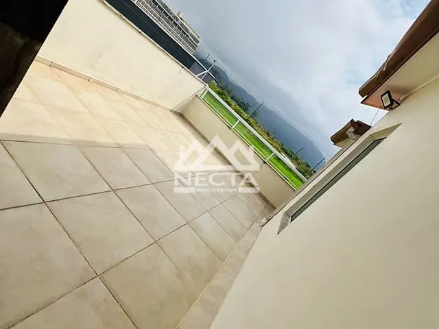 Sobrado com 360m² 5 quartos e 5 banheiros, à venda, no bairro Pontal de Santa Marina em Caraguatatuba