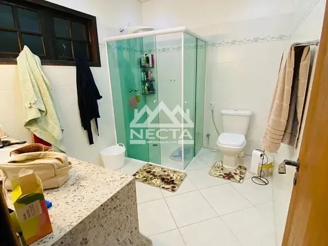 Sobrado com 360m² 5 quartos e 5 banheiros, à venda, no bairro Pontal de Santa Marina em Caraguatatuba
