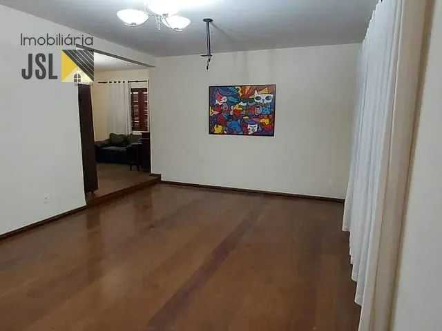Sobrado com 390m² 6 quartos e 1 banheiro, à venda, no bairro Vila Resende em Caçapava