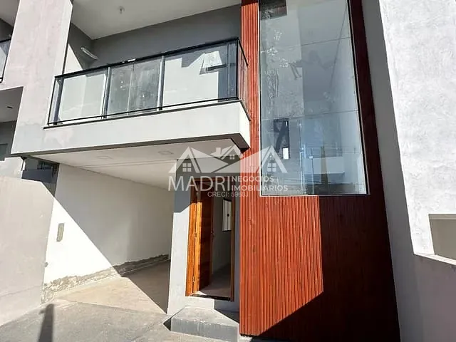 Sobrado 3 quartos e 3 banheiros, à venda, no bairro Potecas em São José