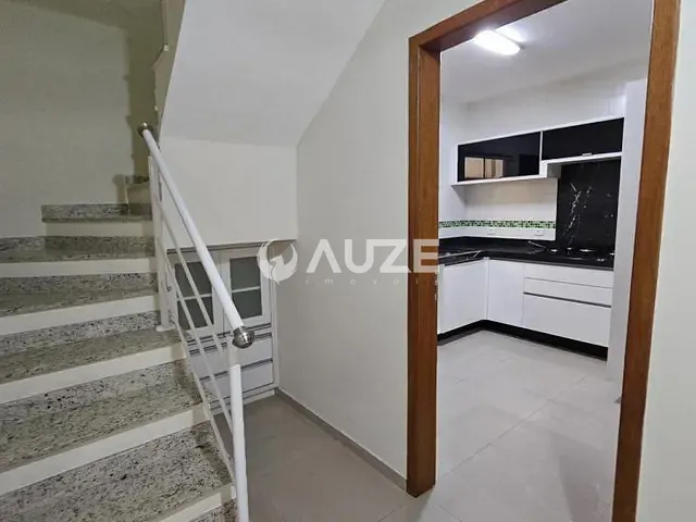 Sobrado com 164m² 3 quartos e 3 banheiros, à venda, no bairro Uberaba em Curitiba