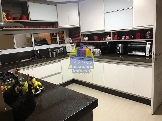 Sobrado com 252m² 4 quartos e 2 banheiros, à venda, no bairro Adalgisa em Osasco