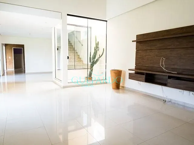Sobrado com 300m² 3 quartos e 5 banheiros, à venda, no bairro Esperança em Londrina