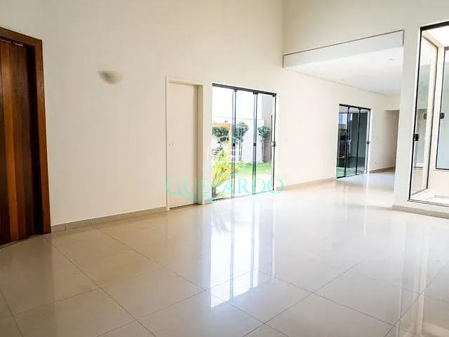 Sobrado com 300m² 3 quartos e 5 banheiros, à venda, no bairro Esperança em Londrina