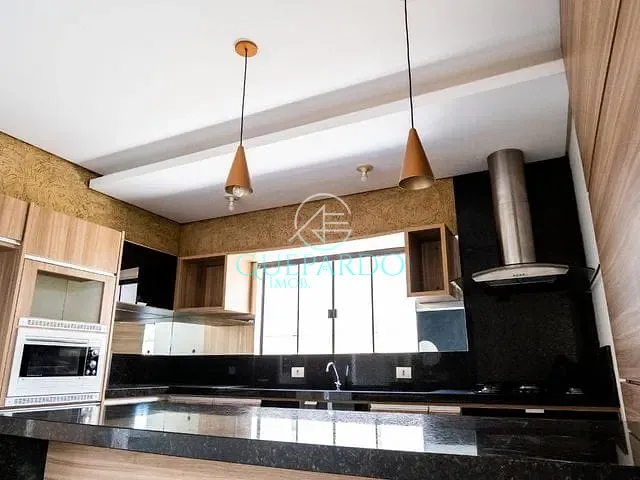 Sobrado com 300m² 3 quartos e 5 banheiros, à venda, no bairro Esperança em Londrina
