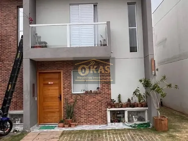 Sobrado com 64m² 2 quartos e 1 banheiro, à venda, no bairro Parque Santa Rosa em Suzano