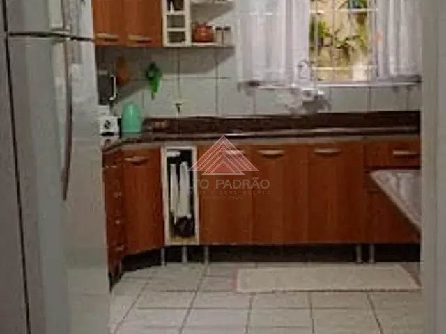 Sobrado com 200m² 3 quartos e 2 banheiros, à venda, no bairro Vila Assis Brasil em Mauá