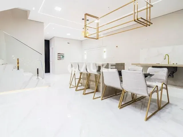 Sobrado com 162m² 3 quartos e 4 banheiros, à venda, no bairro Umbará em Curitiba