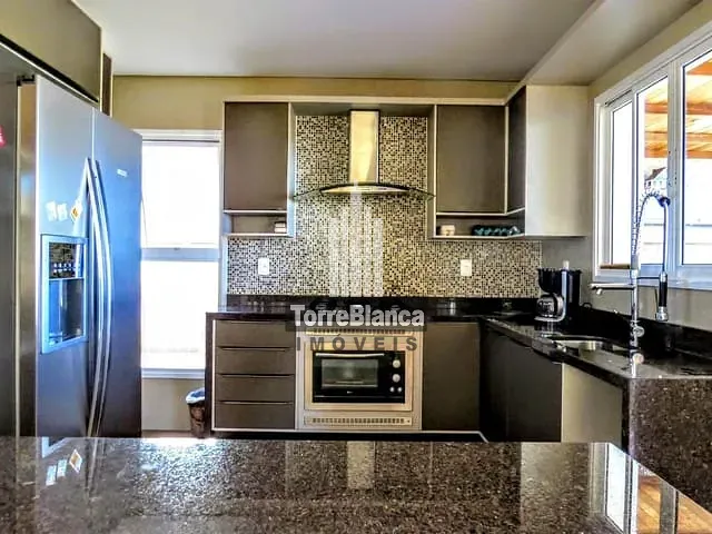Sobrado com 462m² 4 quartos e 4 banheiros, à venda, no bairro Ronda em Ponta Grossa