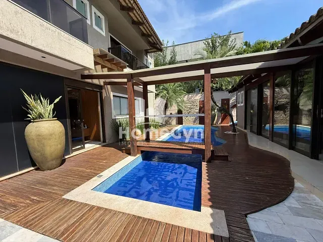 Sobrado com 538m² 4 quartos e 6 banheiros, à venda, no bairro Park Lozandes em Goiânia
