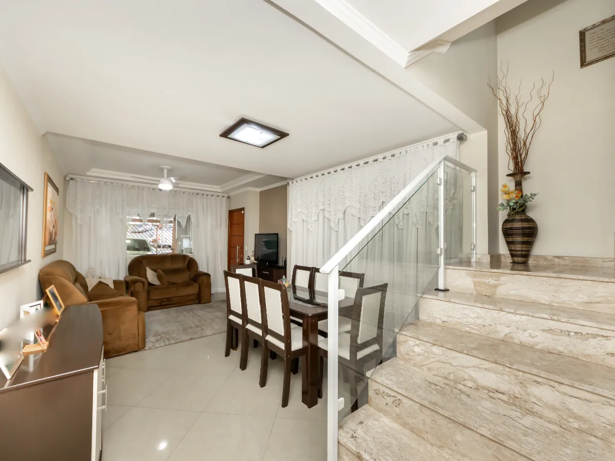 Sobrado para venda em Jardim Cidália com 4 quartos, sendo 1 suíte, 181m²