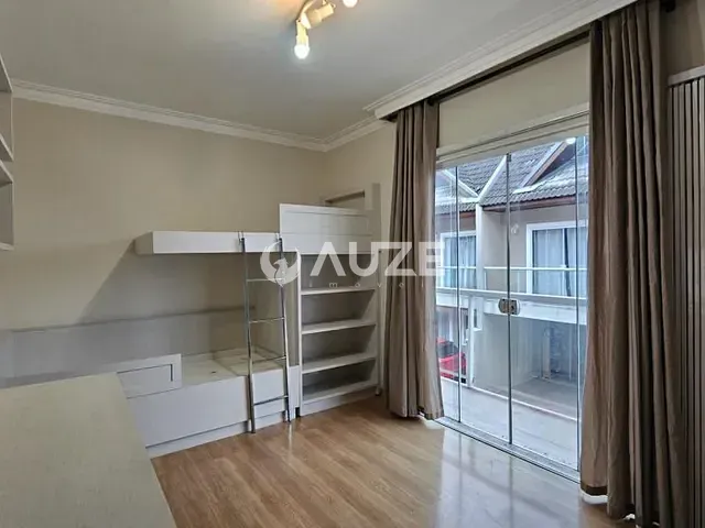 Sobrado com 164m² 3 quartos e 3 banheiros, para alugar, no bairro Uberaba em Curitiba
