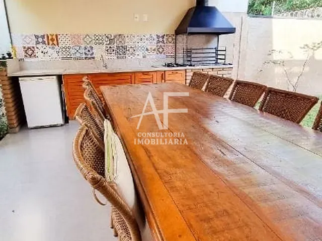Sobrado com 250m² 4 quartos e 3 banheiros, à venda, no bairro Campos do Conde 1 em Tremembé