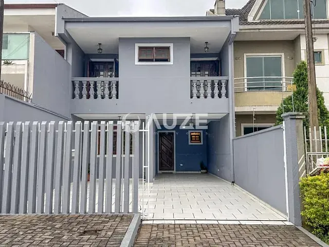 Sobrado com 160m² 4 quartos e 4 banheiros, à venda, no bairro Xaxim em Curitiba