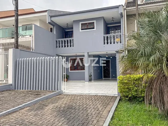 Sobrado com 160m² 4 quartos e 4 banheiros, à venda, no bairro Xaxim em Curitiba