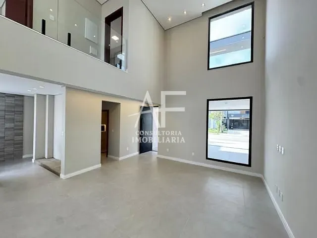 Sobrado com 360m² 4 quartos e 5 banheiros, à venda, no bairro Estiva em Taubaté