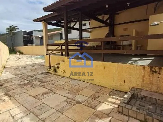 Sobrado 3 quartos e 2 banheiros, à venda, no bairro Sumaré em Caraguatatuba