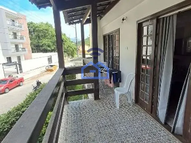 Sobrado 3 quartos e 2 banheiros, à venda, no bairro Sumaré em Caraguatatuba