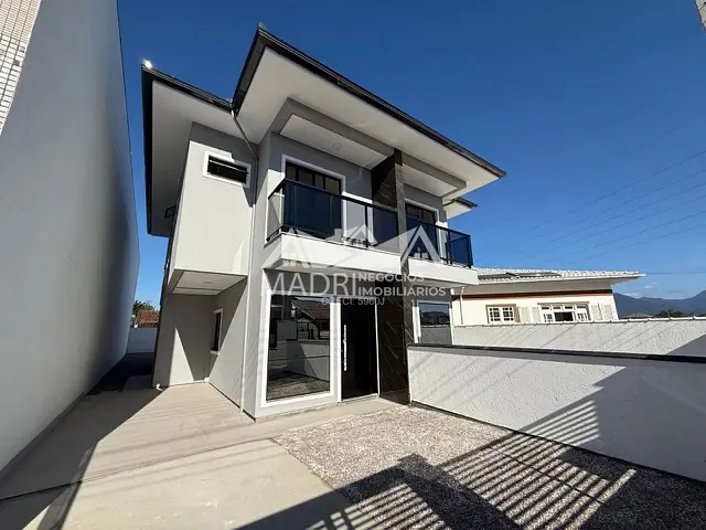 Sobrado com 170m² 3 quartos e 1 banheiro, à venda, no bairro Pagani em Palhoça