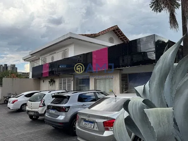Sobrado com 688m² 5 quartos e 6 banheiros, à venda, no bairro Setor Marista em Goiânia