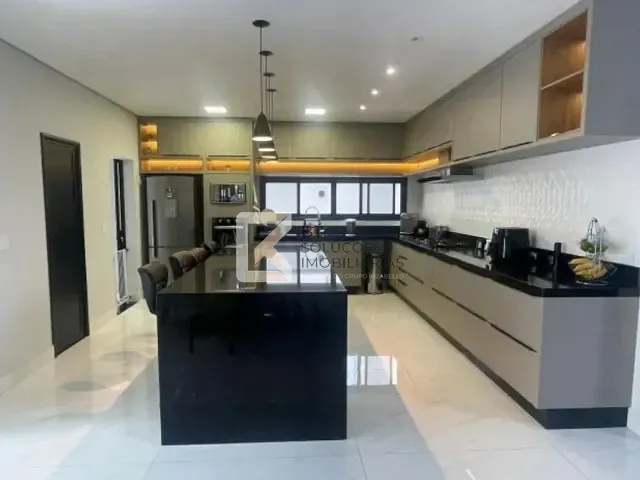 Sobrado com 300m² 3 quartos e 4 banheiros, à venda, no bairro Jardim Residencial Maria Dulce em Indaiatuba