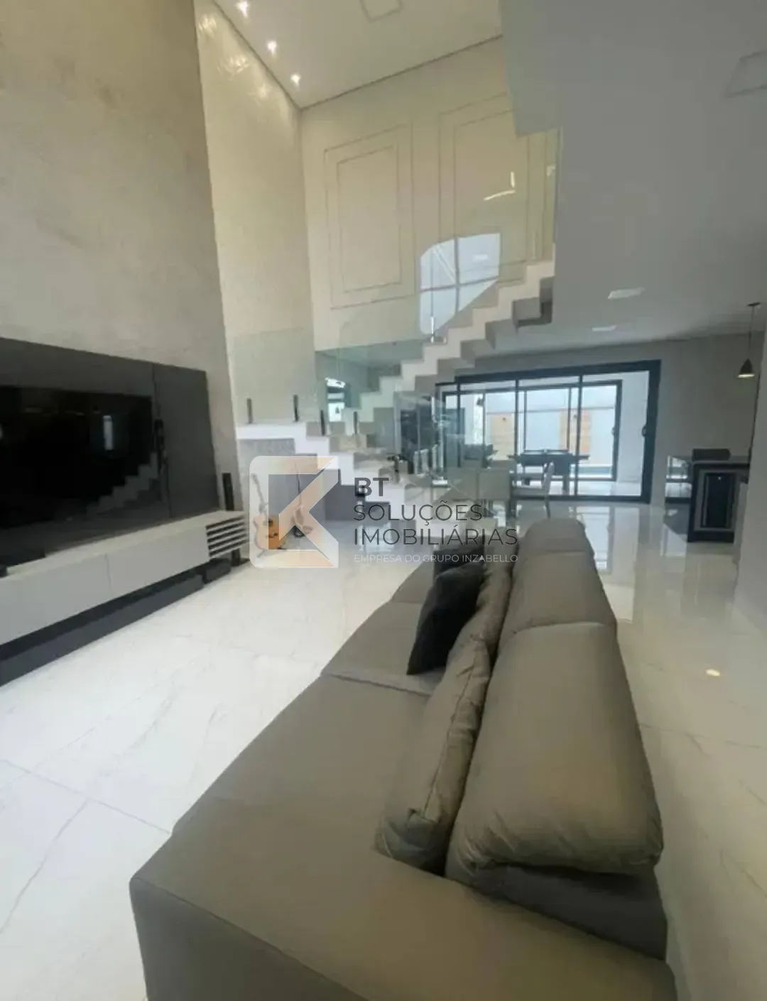 Sobrado, 3 quartos, 267 m² - Foto 2