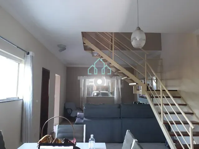 Sobrado com 250m² 2 quartos e 2 banheiros, à venda, no bairro Residencial Portal da Mantiqueira em Taubaté