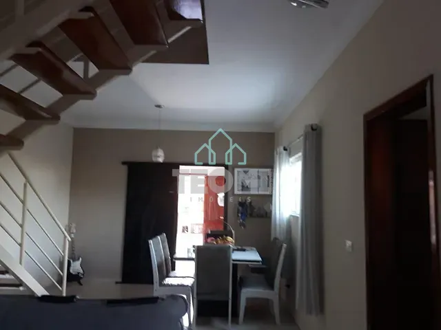 Sobrado com 250m² 2 quartos e 2 banheiros, à venda, no bairro Residencial Portal da Mantiqueira em Taubaté