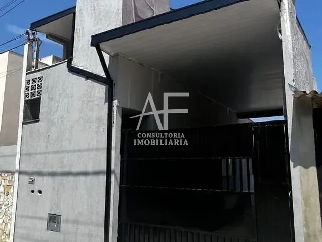 Sobrado com 210m², à venda, no bairro Jardim Santa Tereza em Taubaté