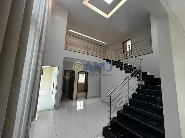 Sobrado com 500m² 3 quartos e 5 banheiros, à venda, no bairro Condomínio do Lago em Goiânia