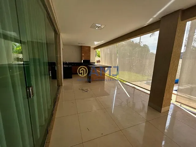 Sobrado com 500m² 3 quartos e 5 banheiros, à venda, no bairro Condomínio do Lago em Goiânia