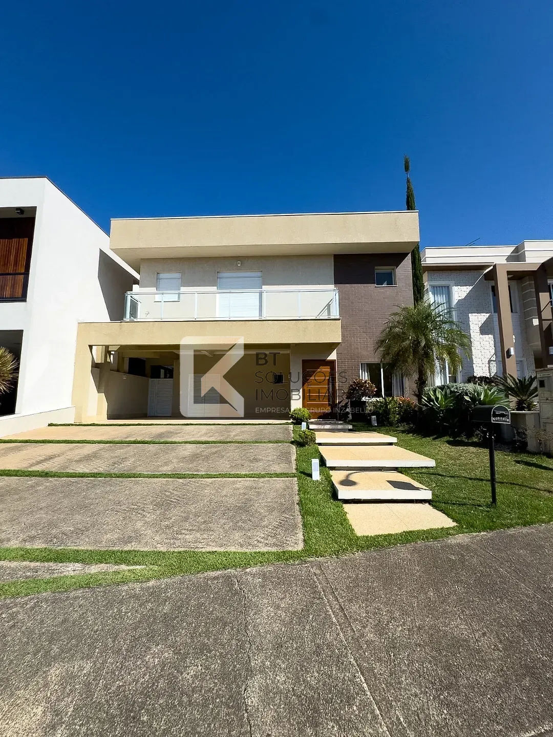 Sobrado, 3 quartos, 295 m² - Foto 2