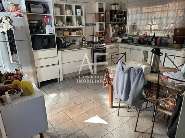 Sobrado com 275m², à venda, no bairro Vila Guaianazes em São José dos Campos