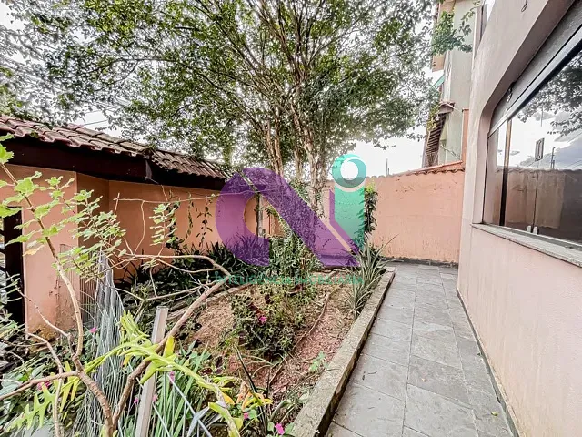 Sobrado com 406m² 4 quartos e 3 banheiros, à venda, no bairro City Bussocaba em Osasco