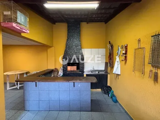 Sobrado com 240m² 3 quartos e 3 banheiros, à venda, no bairro Cajuru em Curitiba