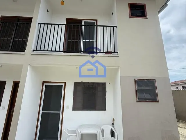 Sobrado 2 quartos e 3 banheiros, à venda, no bairro Jardim Primavera em Caraguatatuba