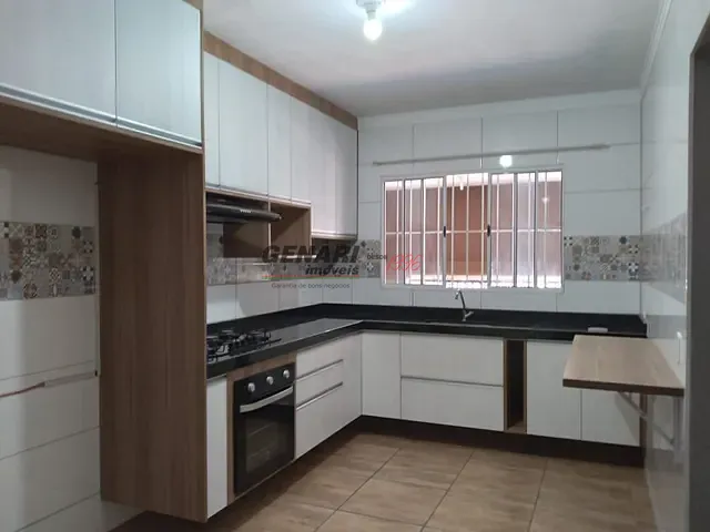 Sobrado com 130m² 3 quartos e 2 banheiros, para alugar, no bairro Residencial Monte Verde em Indaiatuba