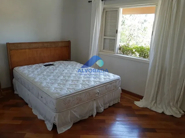 Sobrado com 700m² 4 quartos e 2 banheiros, à venda, no bairro Maria Áurea em Pindamonhangaba