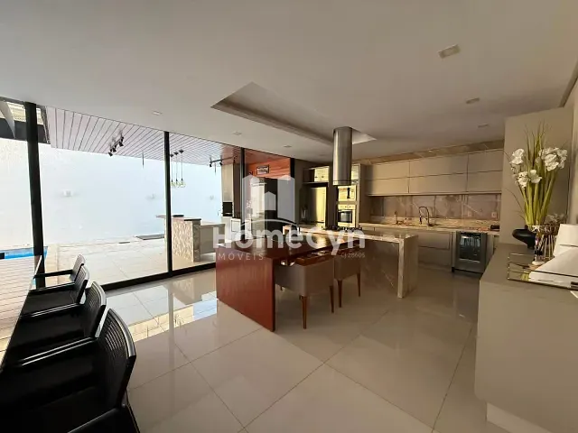 Sobrado com 388m² 4 quartos e 6 banheiros, para alugar, no bairro Jardins Valência em Goiânia
